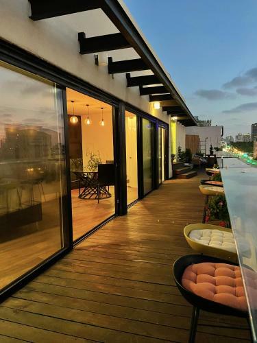 Apartamento Hayarkon Beach House! Duplex Penthouse