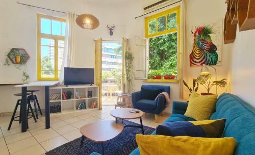 Bugrashov Beach Apartment With Balcony