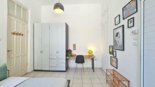 Bugrashov Beach Apartment With Balcony