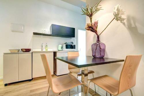 Dizi 242 - By Beach Apartments Tlv