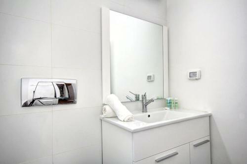 Dizi 242 - By Beach Apartments Tlv