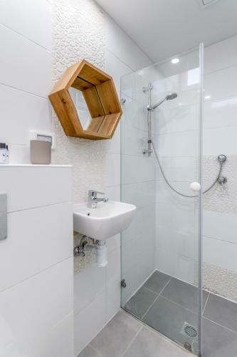 Apartamento Ben Gurion - Superb Penthouse Close To The Beach