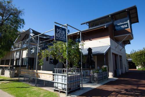 Dunsborough Bay Village Resort Apartments & Suites