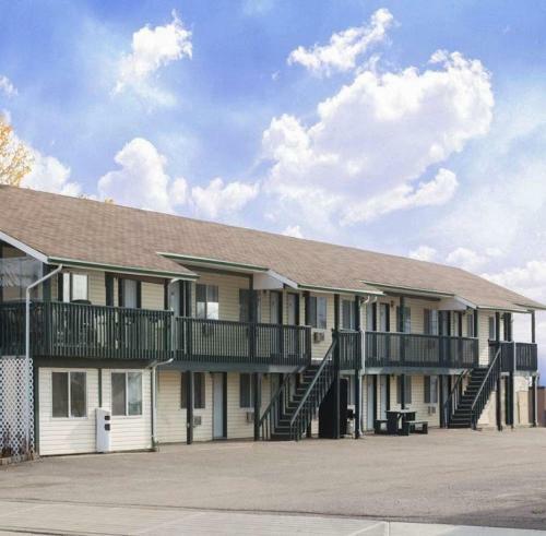 Hotel Almada Inn