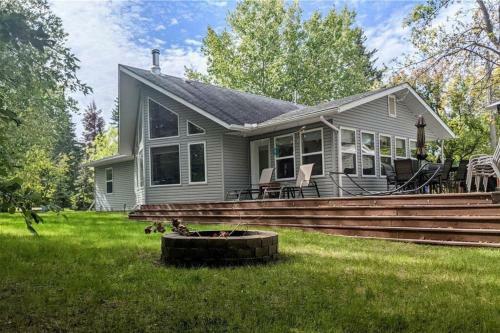 3 Bedroom Cottage - Sunroom + Patio + Fire Pit