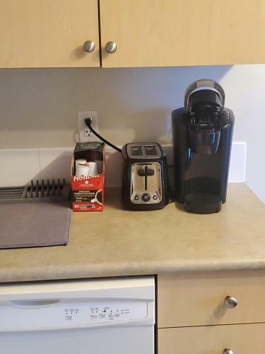 Apartamento 2 Beds / 1 Bath By Costco, Boston Pizza