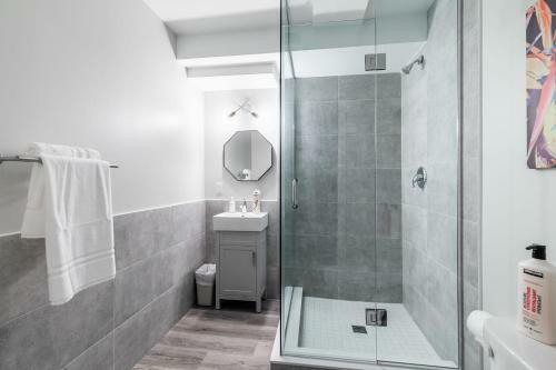 Brand New - 1br Boutique Apartment - Prime Location!