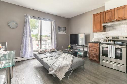 Stunning 1br - King Bed Apartment - Prime Location!