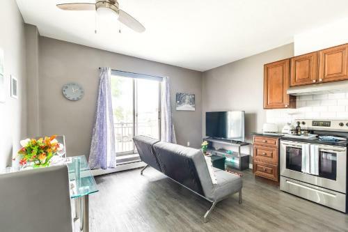 Stunning 1br - King Bed Apartment - Prime Location!