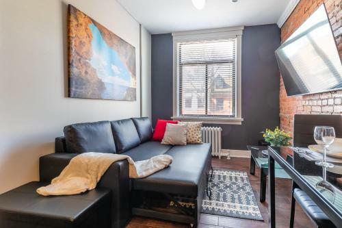 Upscale 2br With King Bed - Boutique Apartment - Prime Location!