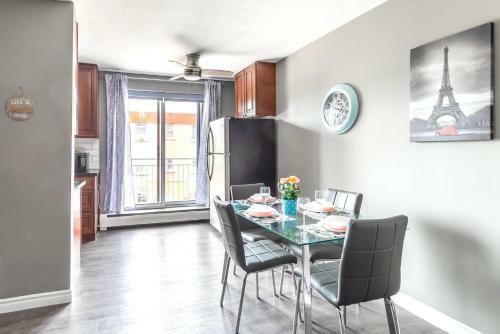 Stunning 2br - King Bed Apartment - Prime Location!