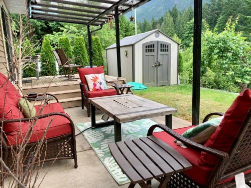Coquihalla River Retreat
