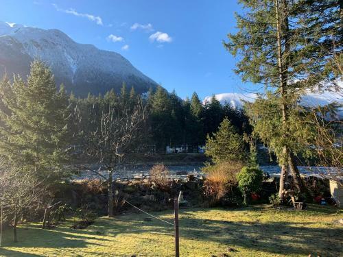 Coquihalla River Retreat
