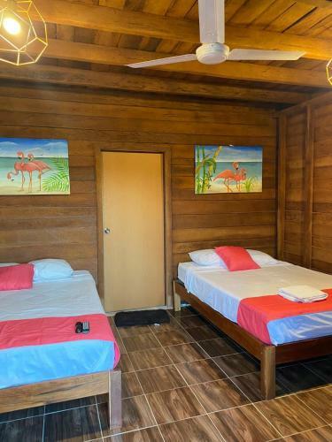 Apartamento Flamingo Cabin Steps From The Beach.