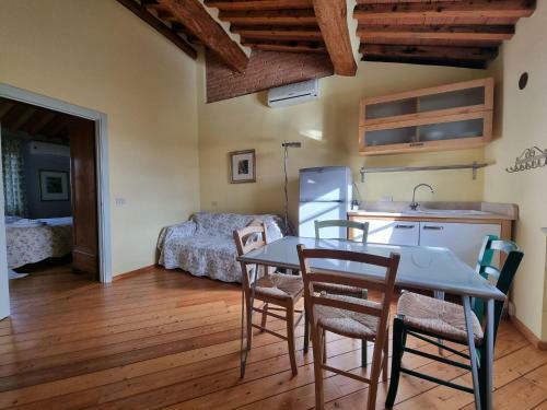 Delightful Holiday Home In Toscana With Shared Pool