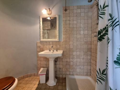Delightful Holiday Home In Toscana With Shared Pool