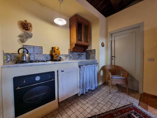 Delightful Holiday Home In Toscana With Shared Pool