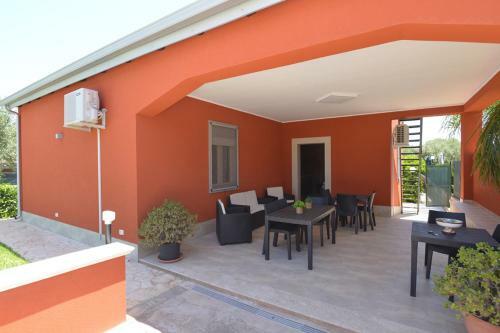 Villa Lucy
