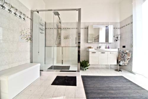 Modern- Family Apartment Halfway Between Milano And Como