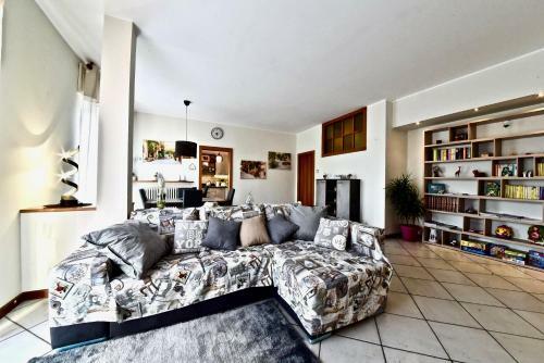 Modern- Family Apartment Halfway Between Milano And Como