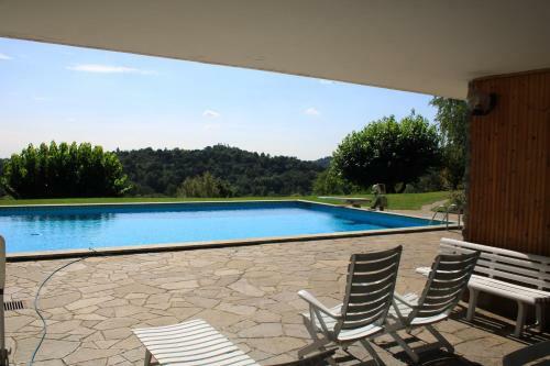 Luxury Villa With Pool And Tennis Court