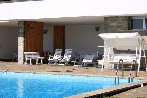 Luxury Villa With Pool And Tennis Court