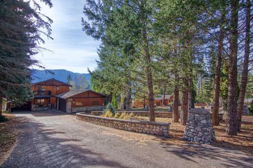 Windermere, Bc Mountain Retreat