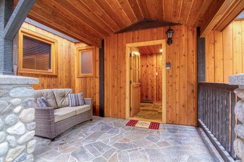 Windermere, Bc Mountain Retreat