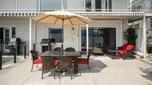 Apartamento Multilevel Waterfront Suite With Boat Moorage