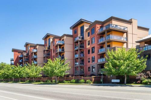 Apartamento Corner Unit With Lakeview At Playa #402