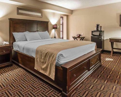Hotel The Homestay Inn & Suites