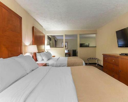 Hotel The Homestay Inn & Suites