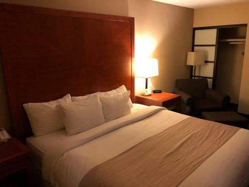 Hotel The Homestay Inn & Suites