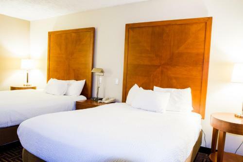 Hotel The Homestay Inn & Suites
