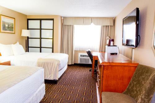 Hotel The Homestay Inn & Suites