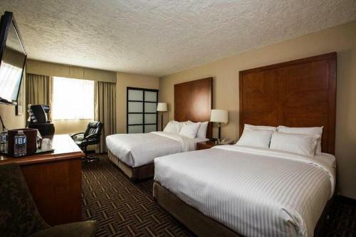 Hotel The Homestay Inn & Suites