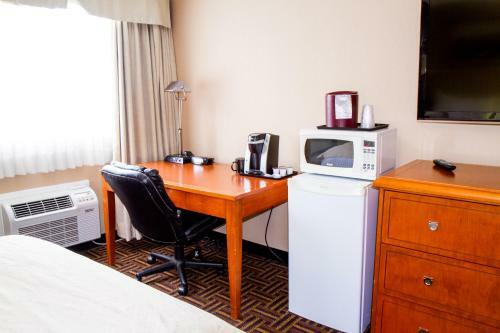 Hotel The Homestay Inn & Suites