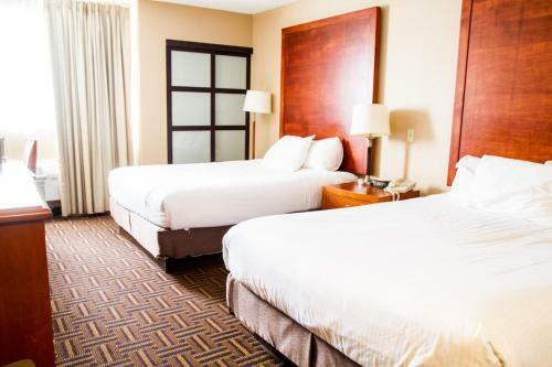 Hotel The Homestay Inn & Suites
