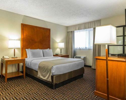 Hotel The Homestay Inn & Suites