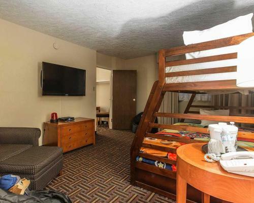 Hotel The Homestay Inn & Suites