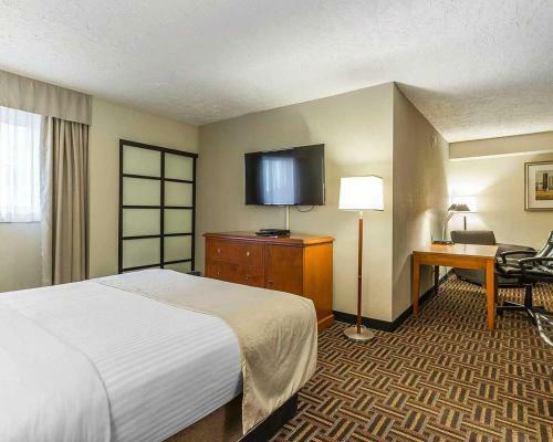 Hotel The Homestay Inn & Suites