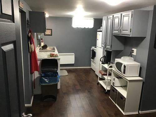 Basement Apartment/ Washer Dryer/ Um Backyard