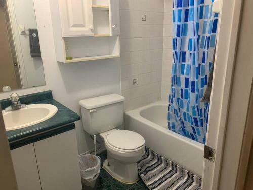 Entire Private 3-bedroom House With Parking Included