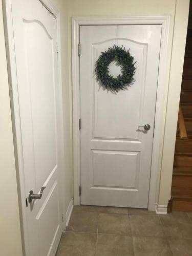 Beautiful 1 Bedroom Lower Level Apartment