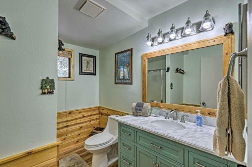 Overgaard Cabin With Hot Tub, Fire Pit And Deck!