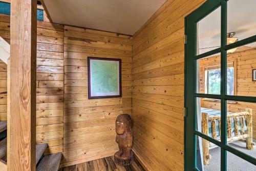 Overgaard Cabin With Hot Tub, Fire Pit And Deck!