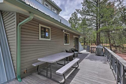 Overgaard Cabin With Hot Tub, Fire Pit And Deck!