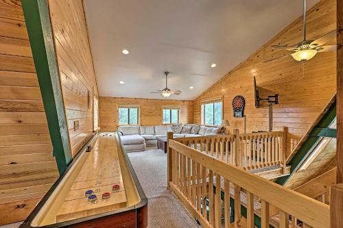 Overgaard Cabin With Hot Tub, Fire Pit And Deck!