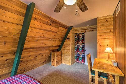 Overgaard Cabin With Hot Tub, Fire Pit And Deck!