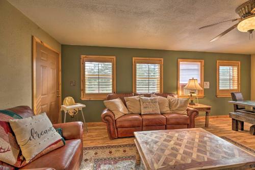 Cozy Escape With Yard Hike, Sightsee And Explore